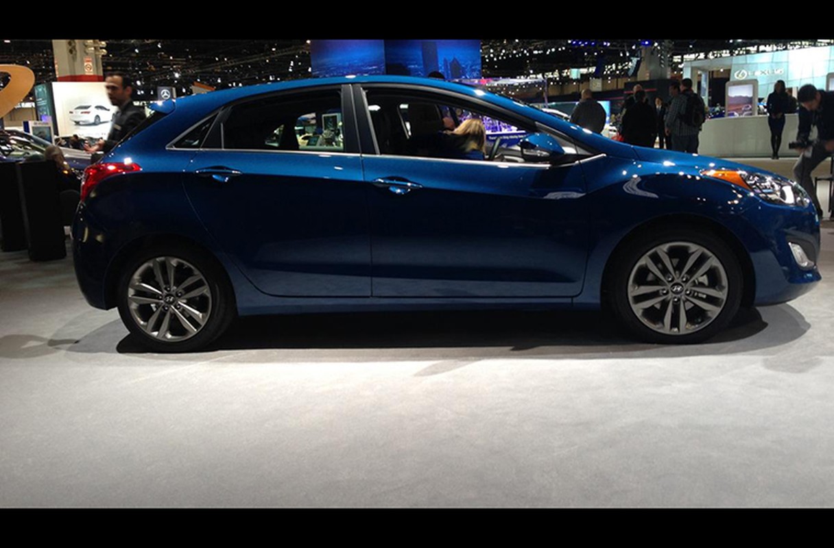 Hyundai Elantra GT 2016 khoe hang tai Chicago Auto Show-Hinh-5